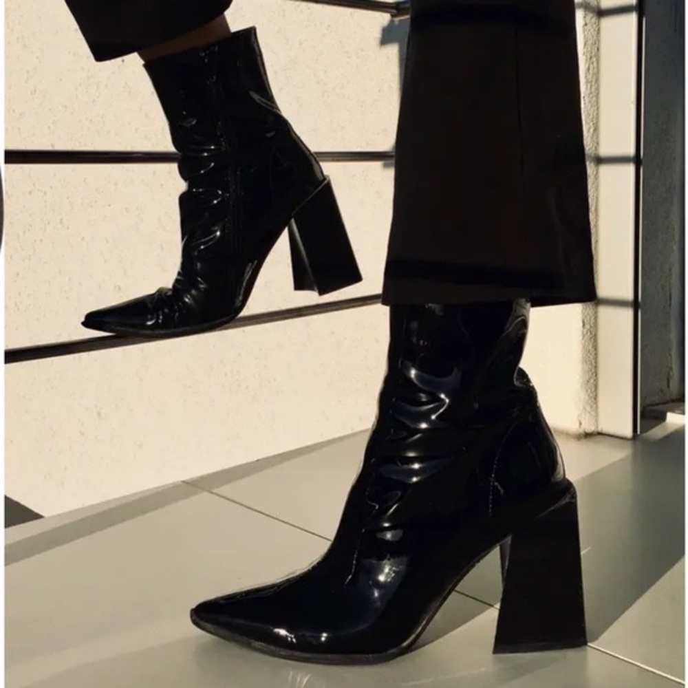 La Siren Bootie